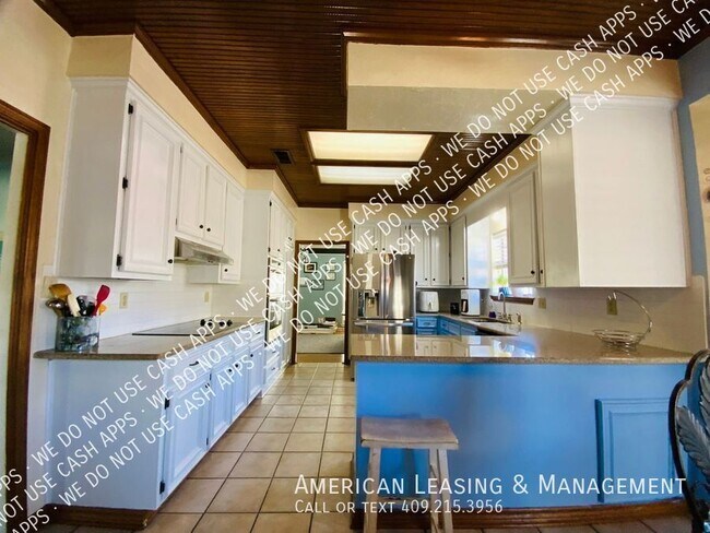 Building Photo - 4820 Edgewood Ln