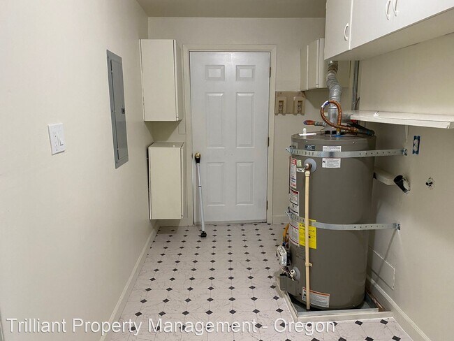 Building Photo - 2 br, 1 bath House - 9268 SE Mill St