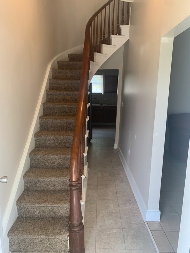 Building Photo - 606 California St