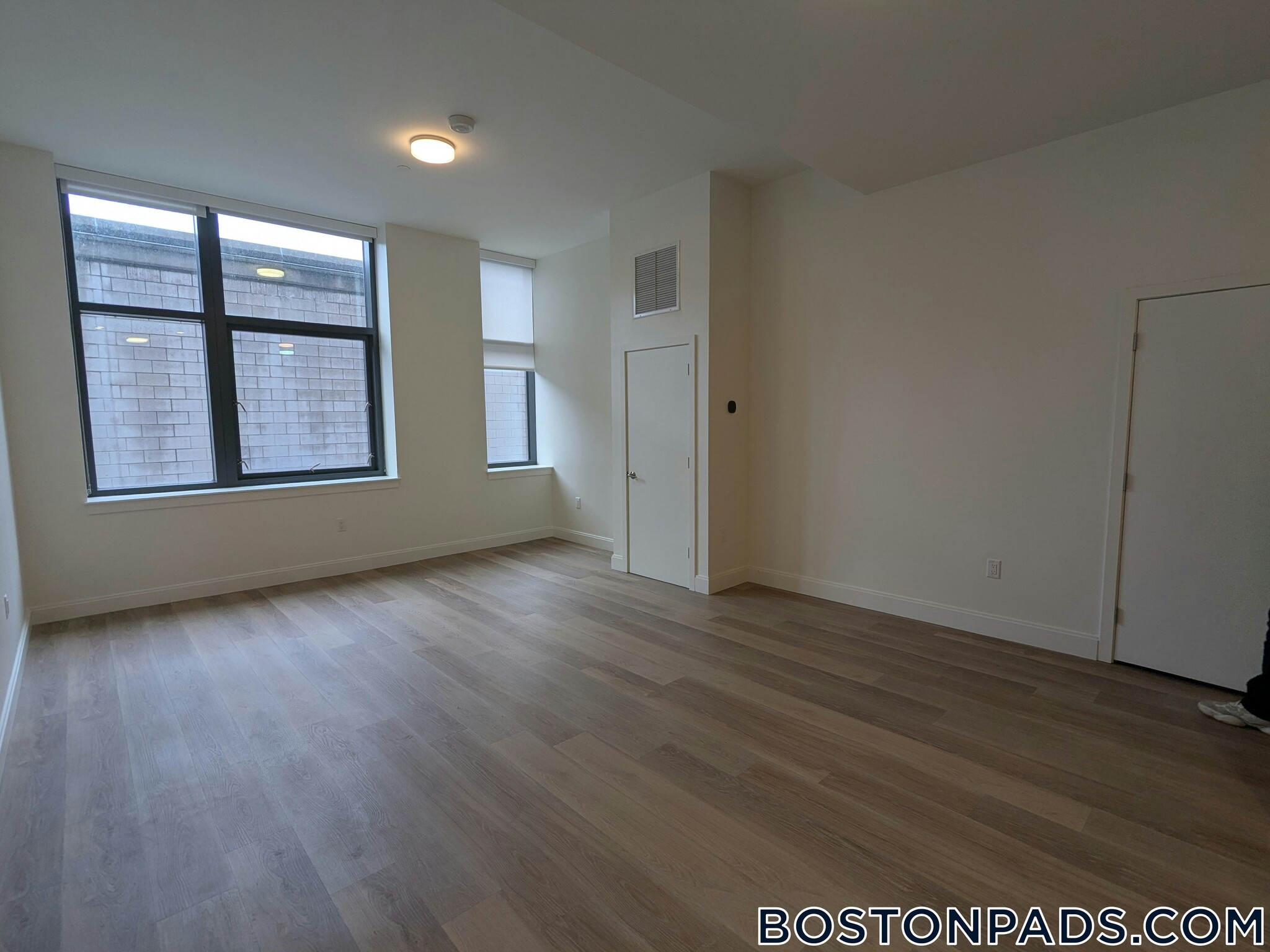 Building Photo - 1079 Commonwealth Ave