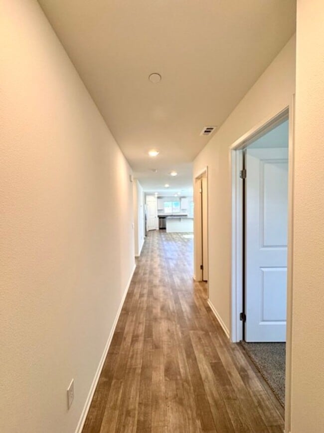 Building Photo - Brand New 3 Bedroom Single Story Home For ...