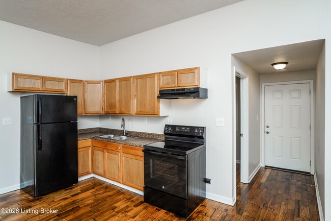 Building Photo - 3819 River Park Dr