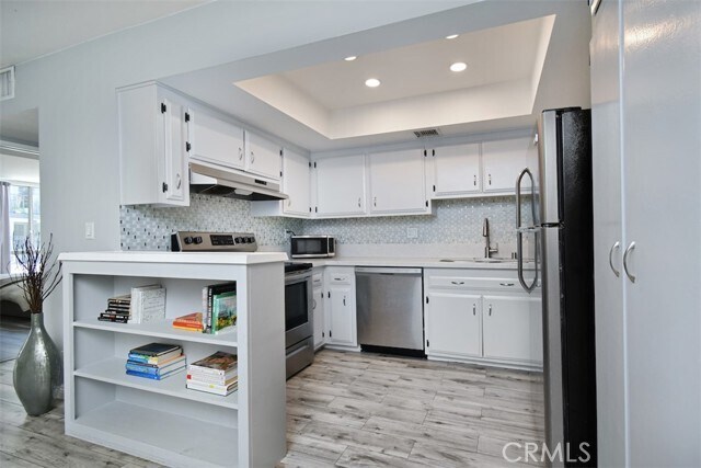 Building Photo - 1351 N Crescent Heights Blvd