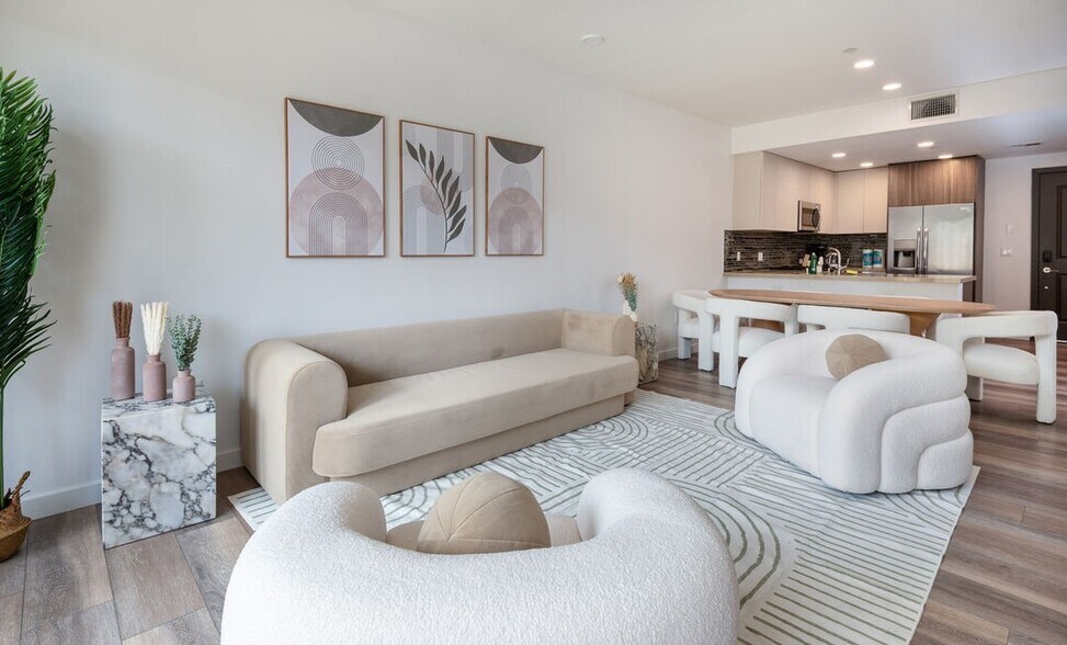 Building Photo - 1070 S Bedford St