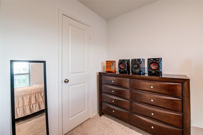 Building Photo - 3110-3110 Spanish Oak Ln