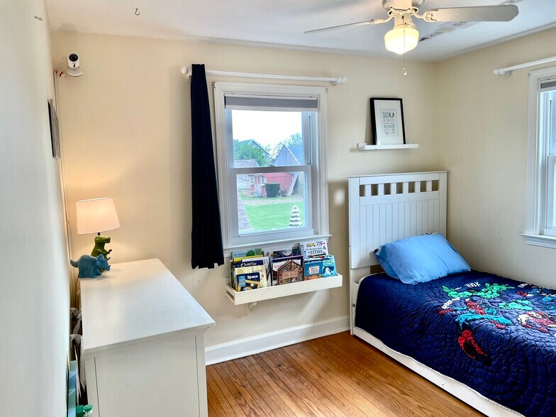 Building Photo - 2426 Chestnut Ave