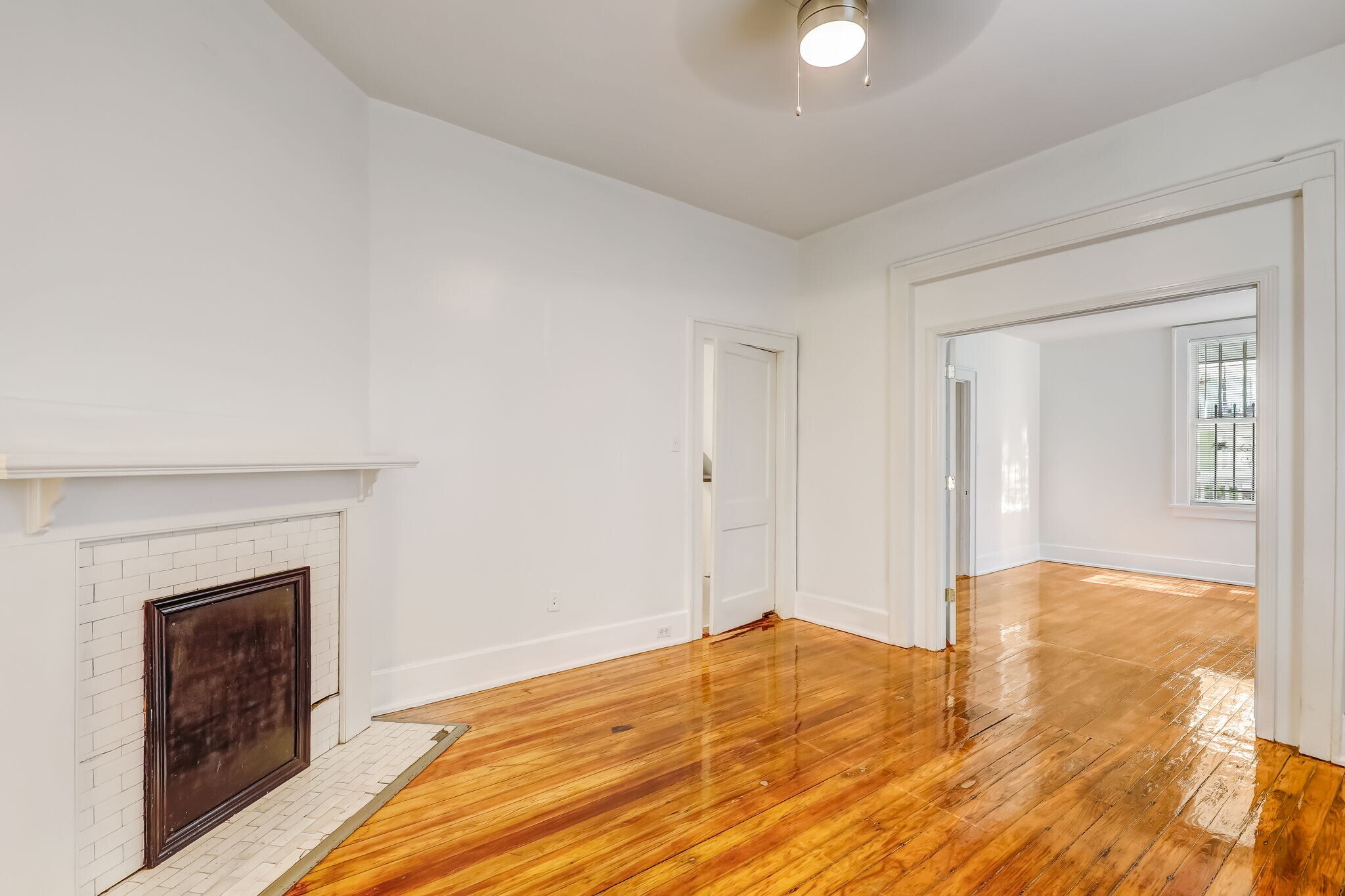 Building Photo - 521 E 37th St