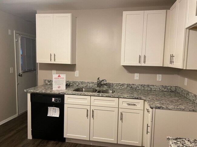 Building Photo - 8927 Cornell Dr