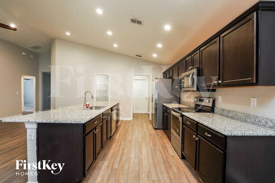 Building Photo - 250 Sandestin Dr