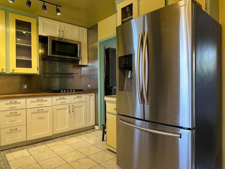 Building Photo - 5150 Purdue Ave