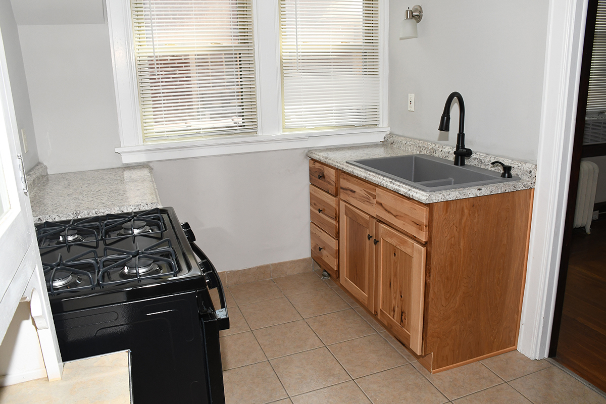 kitchen - 1006 Delta Ave