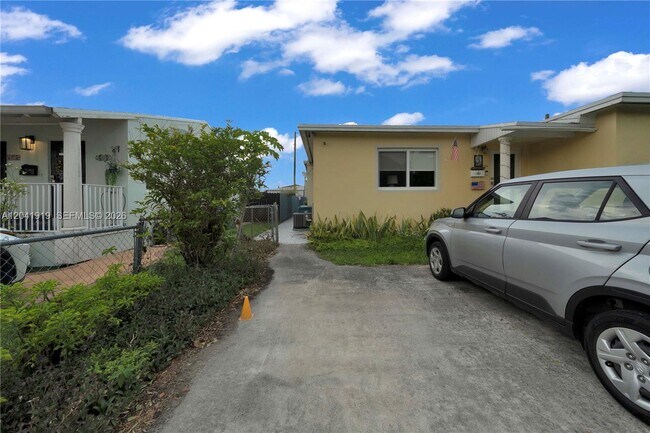 Building Photo - 1701 NW 37th Ave