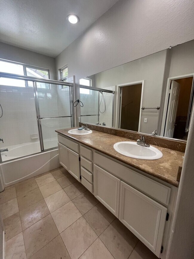Building Photo - Available for Rent NOW Home in Encinitas!