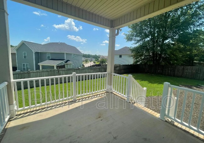 Building Photo - 121 Rossmore Dr