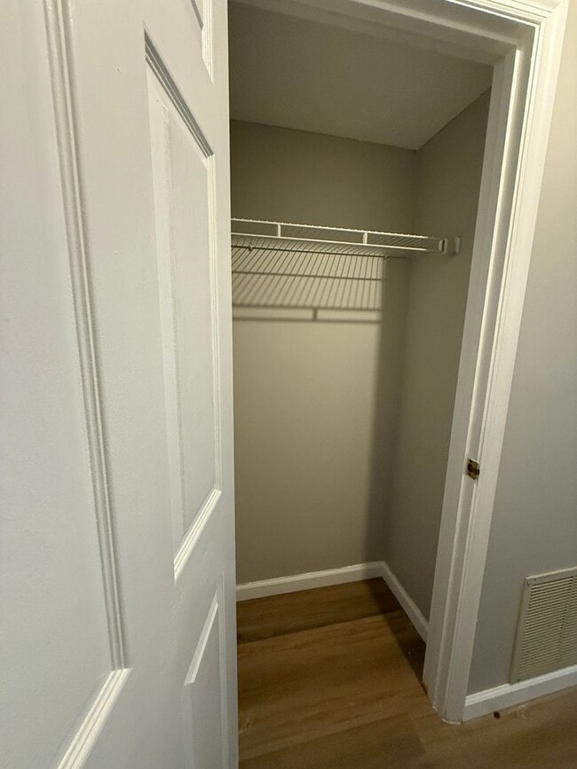 Building Photo - Spacious and Convenient 2 Bedroom Condo in...