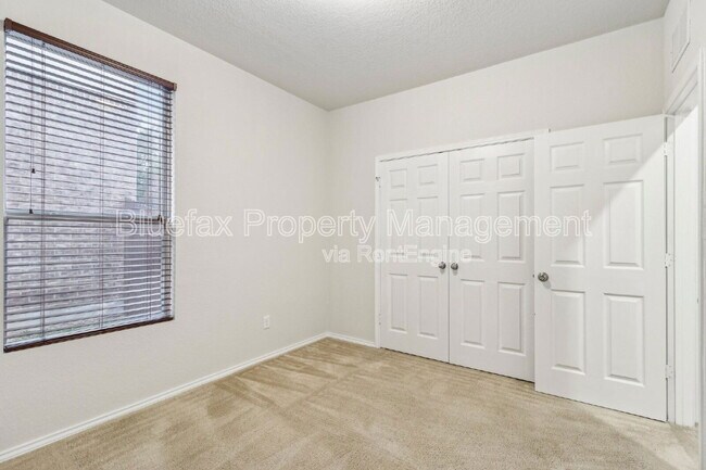 Building Photo - 1529 Desert Candle