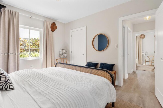 Building Photo - 1024 Lenox Ave.