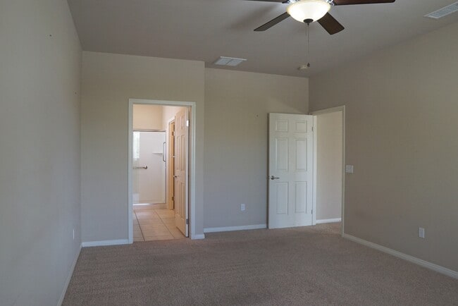 Building Photo - 40093 Corte Refugio