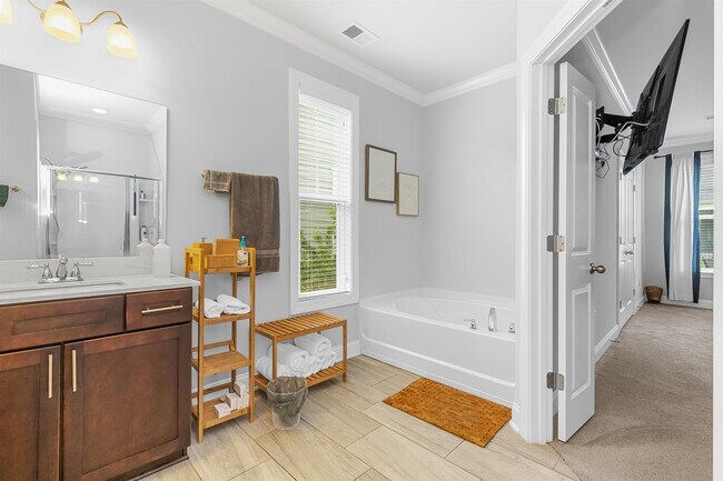 Building Photo - 1399 Berkshire Ave