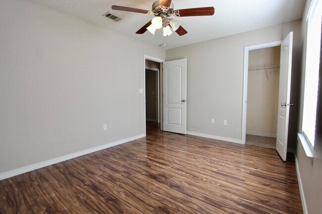 Building Photo - 3151 Forrest Ave