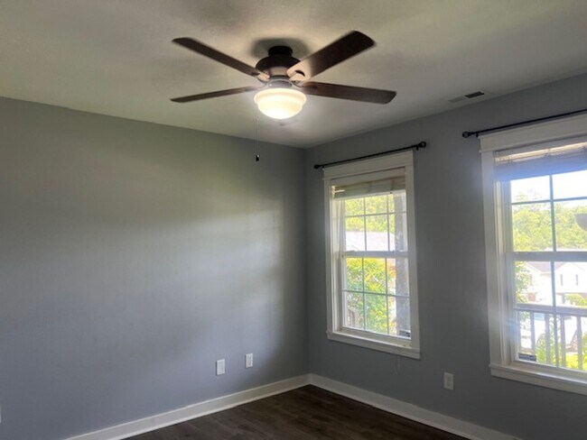 Building Photo - 436 Chester Lake Pl