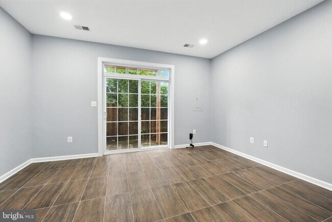 Building Photo - 7416 Riding Meadow Way