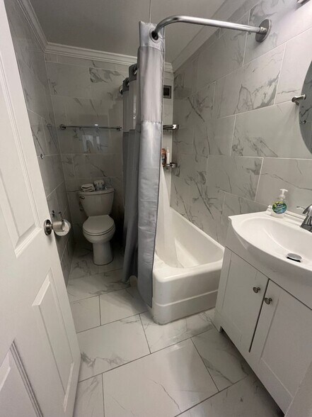 Building Photo - 300 Peachtree St NE