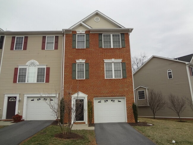 Primary Photo - Handsome End Unit Townhouse in Taylor Springs