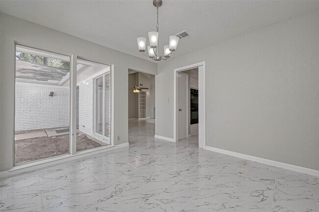 Building Photo - 26414 Maplewood Dr