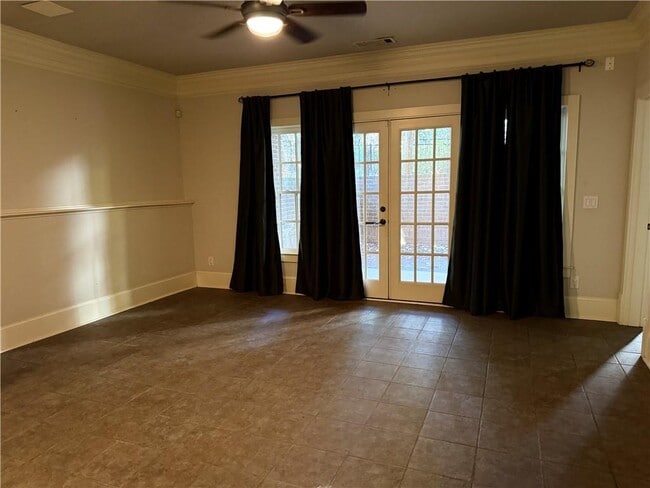 Building Photo - 2617 Canterbury Trail