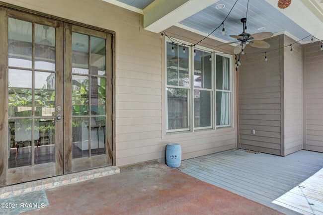 Building Photo - 108 Beaulac Ln