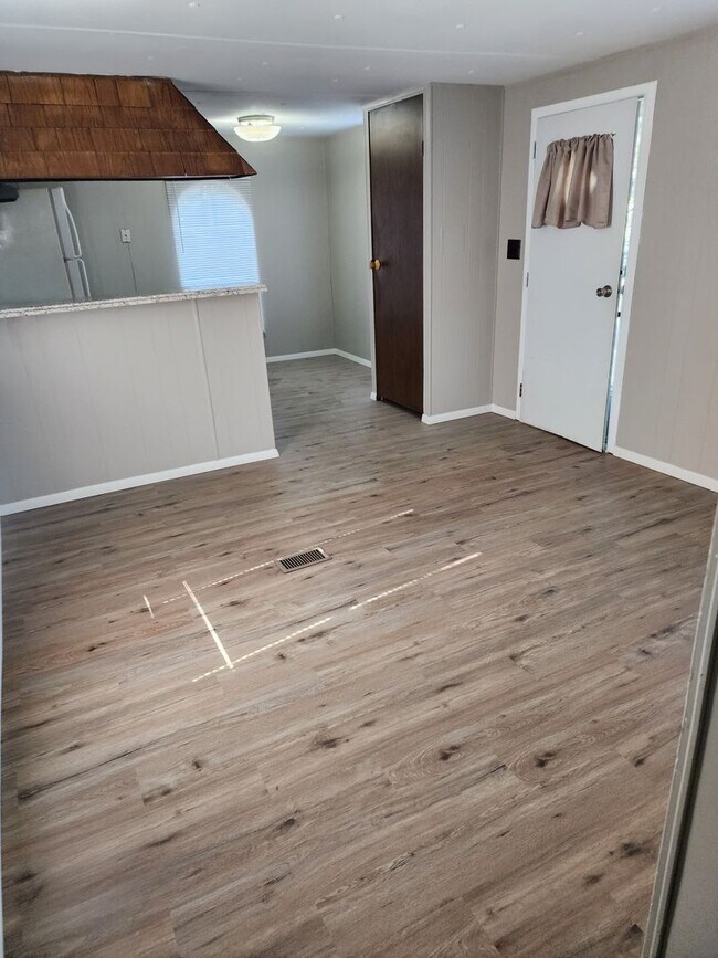 Building Photo - 3504 Twin Church