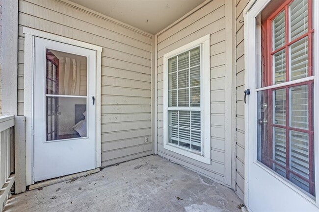 Building Photo - 1700 Amelia Ct