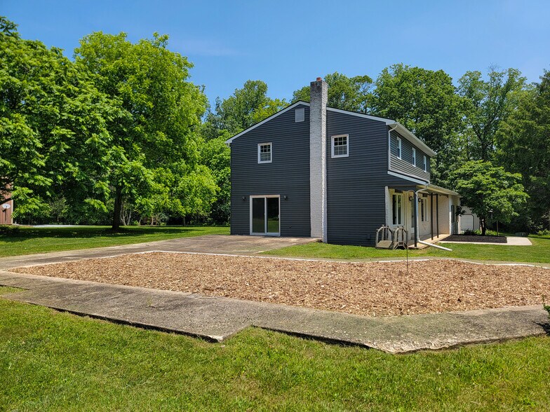 Building Photo - 380 Netzley Dr