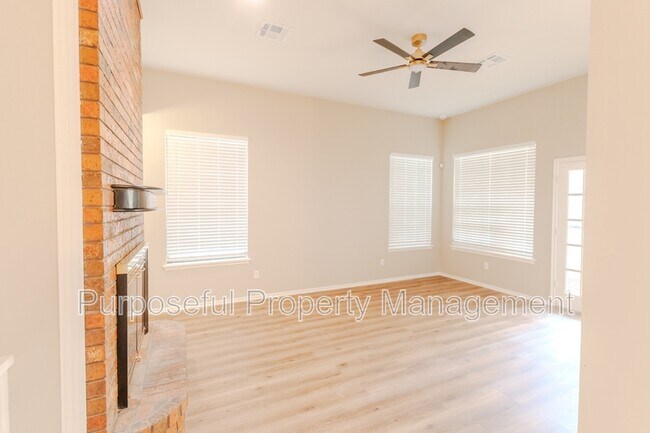 Building Photo - 1109 David Rd