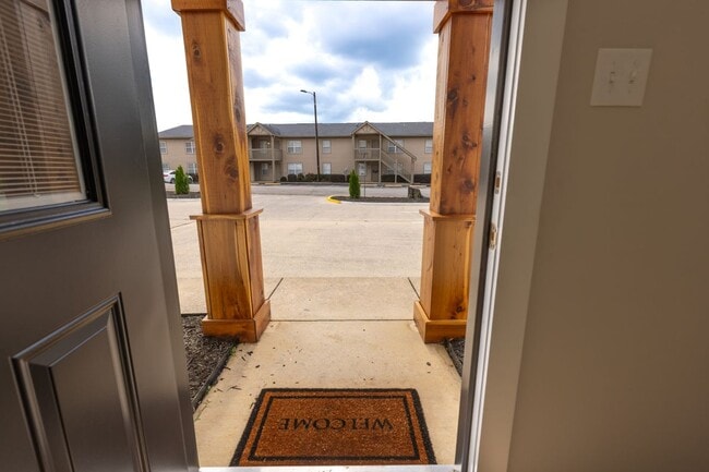 Building Photo - 1415 2nd E Ct