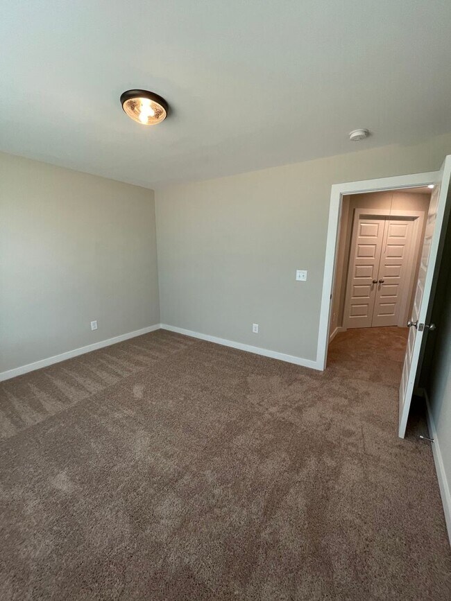 Building Photo - Home for Rent in Weaver, AL!!! View with 4...