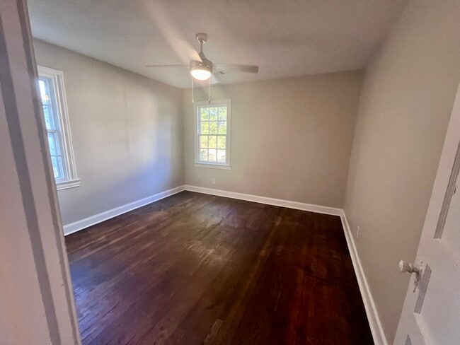 Building Photo - 133 King St