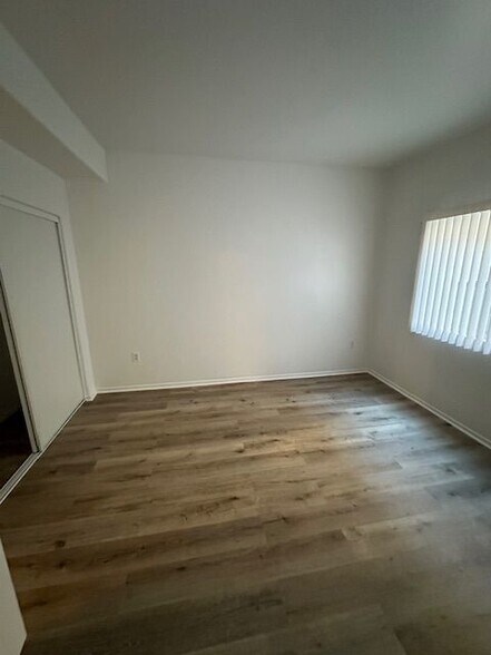 Building Photo - 6545 Fulton Ave