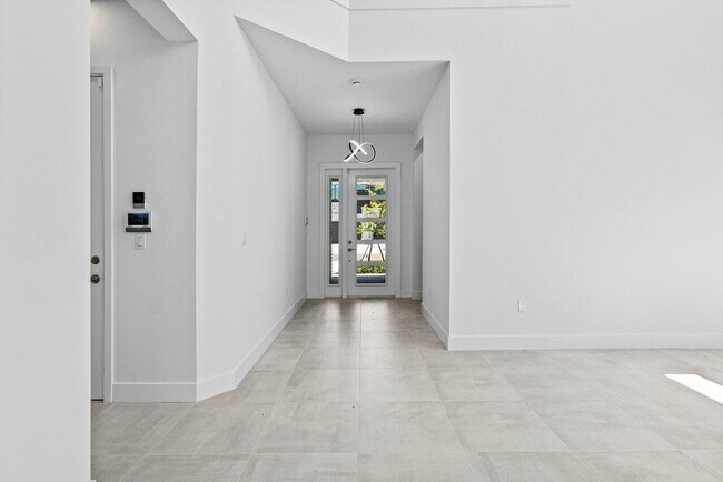 Building Photo - 8311 Essex Country Clb Dr