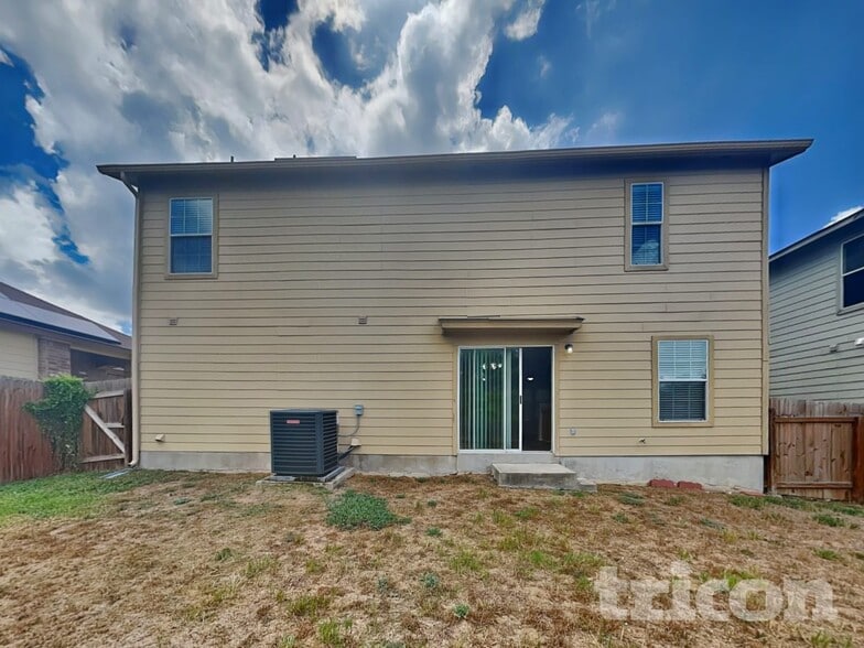 Building Photo - 160 Hinge Path