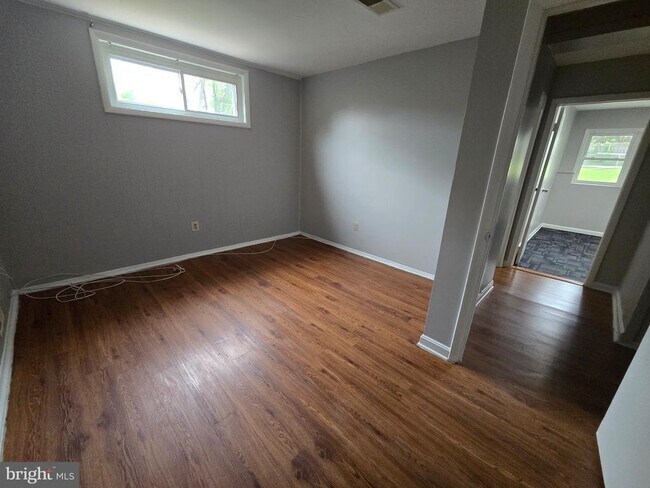 Building Photo - 4005 Blackpool Rd