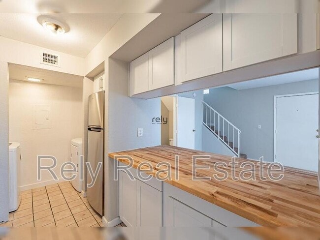 Building Photo - 6134 W Morten Ave