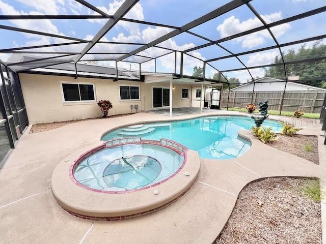Building Photo - 525 Southport Dr