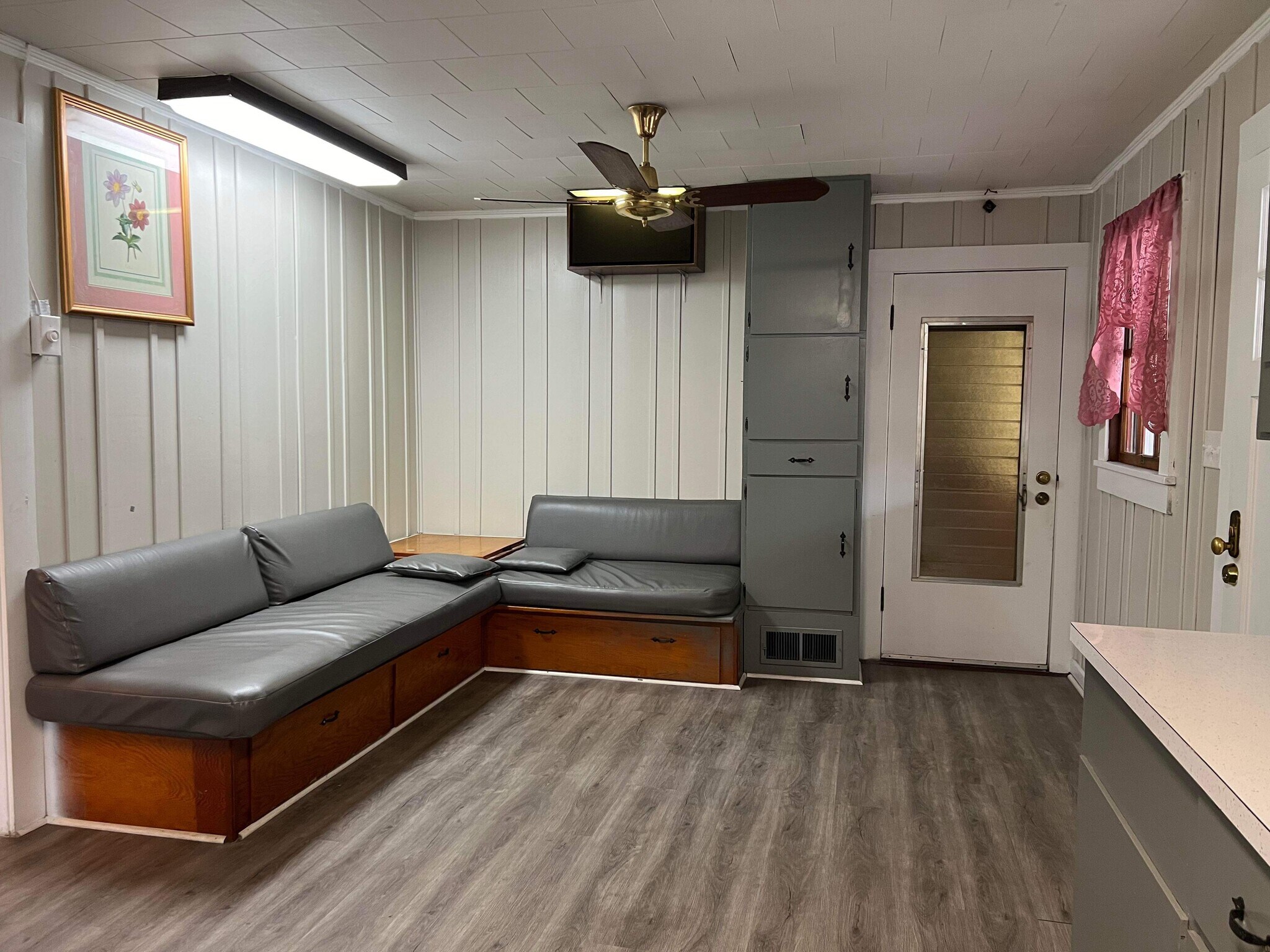 Building Photo - 310 Carbon City Rd