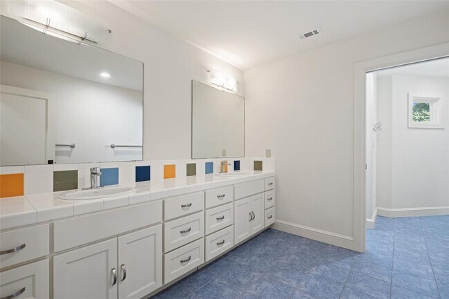 Building Photo - 7603 Rustling Cove