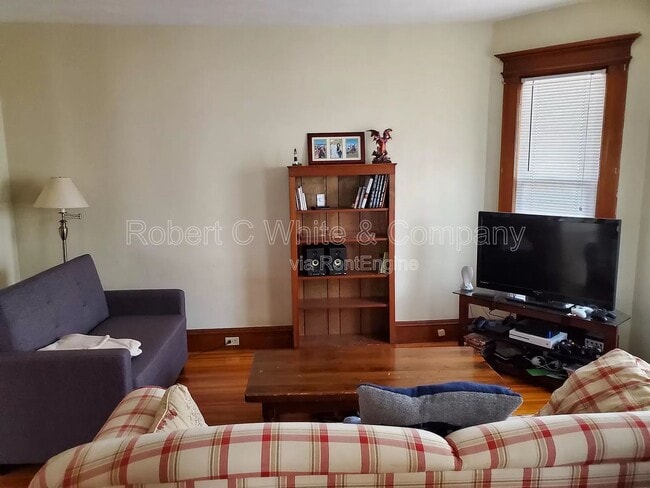 Building Photo - 137 Liberty St