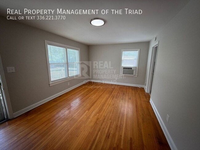 Building Photo - 828 Circle Dr