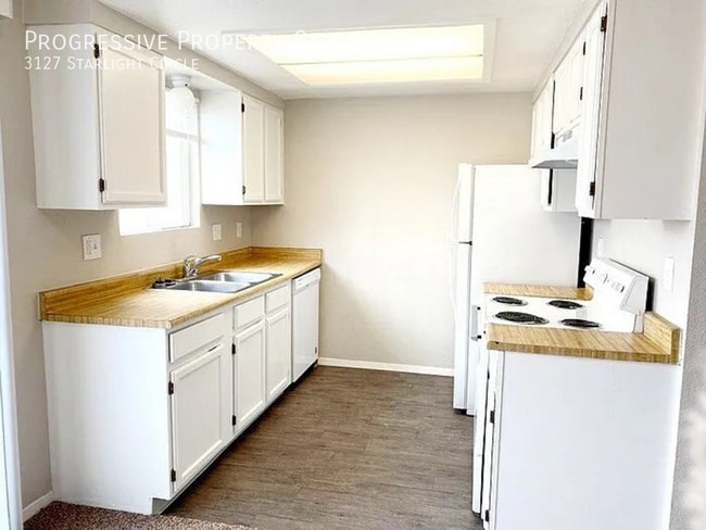 Building Photo - 3127 Starlight Cir