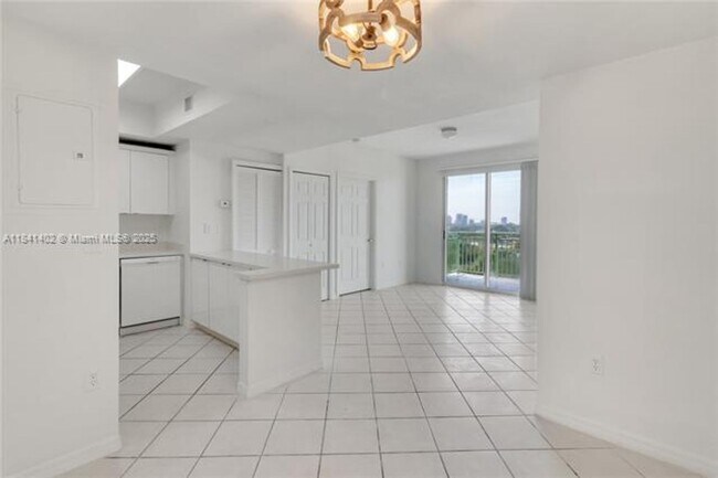 Primary Photo - 3500 Coral Wy